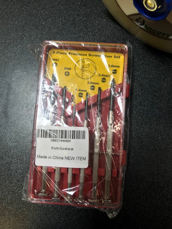 Photo 2 of 6PCS Red Mini Screwdriver Set