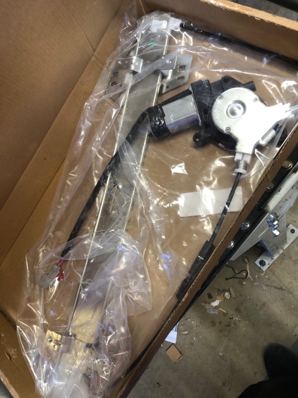 Photo 2 of Front Right Passenger Side Power Window Regulator with Motor for 2003-2011 Honda Element Front Passenger Side