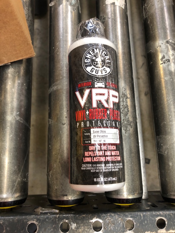 Photo 2 of Chemical Guys TVD_107_16 VRP Vinyl Rubber Plastic Shine & Protectant 16 Oz
