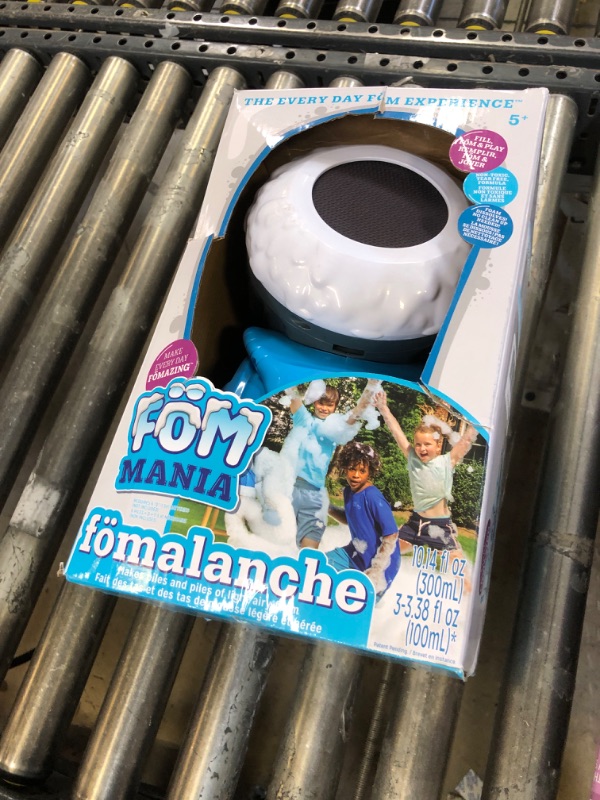 Photo 2 of Fom Mania Little Kids Fomalanche Foam Machine|Non Toxic Kid Powered Foam Line|Bonus 21oz of Foam Concentrate to Make tons of Foam|Machine for Parties, Birthdays, Outdoor Fun, Blue (93035)