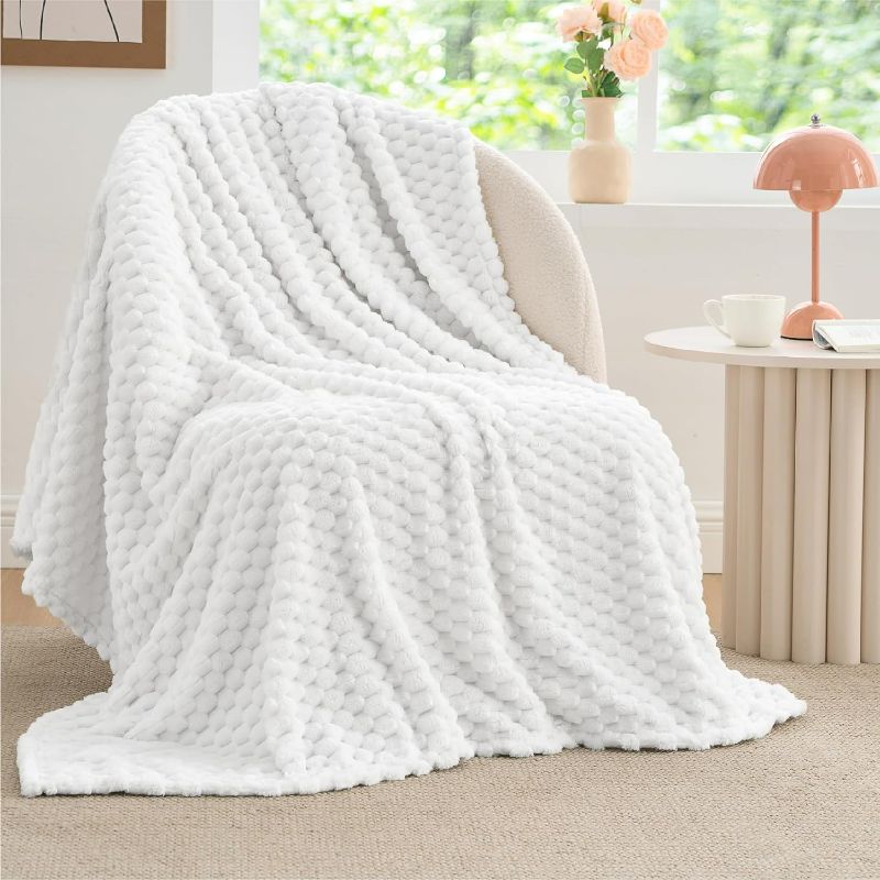 Photo 1 of BEDELITE Fleece Blanket Twin Blanket for Bed Couch, 3D Jacquard Decorative White Throw Blanket, Soft and Cozy Warm Plush Fuzzy Blanket All Seasons Suitable, 60x80Inches