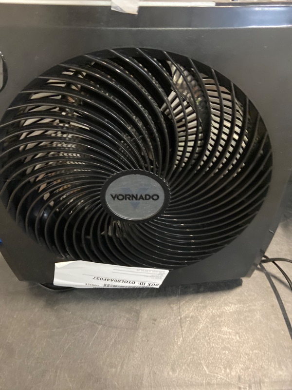 Photo 2 of Vornado 279TR Whole Room Air Circulator Fan UNABLE TO TEST FUNCTION SOLD AS IS