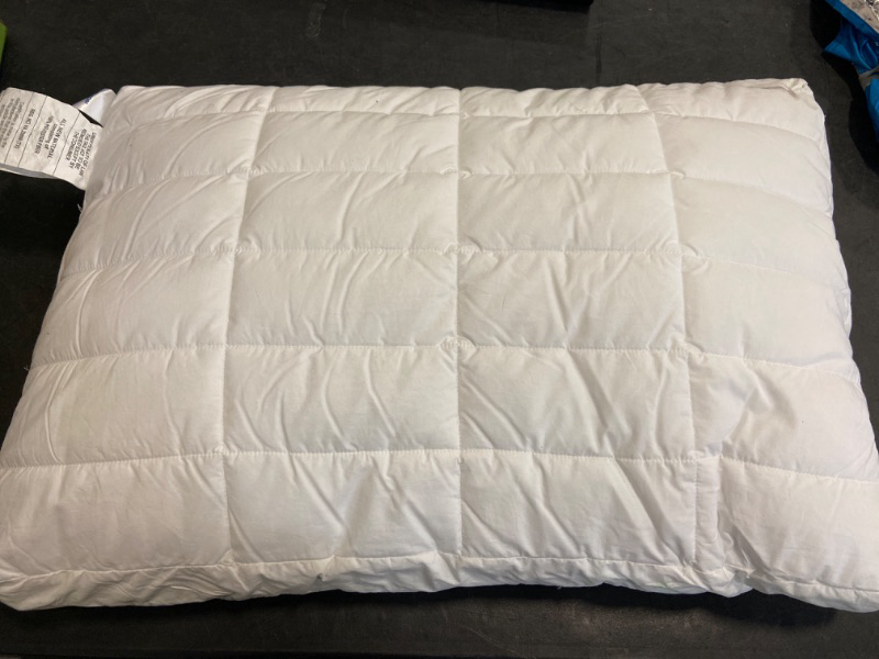 Photo 2 of Casper Select Pillow
Quilted Cover Made with 100% Cotton
Down Alternative Fiber Fill
Medium Profile with Medium – Soft Feel
Adjustable Profile and Machine Washable