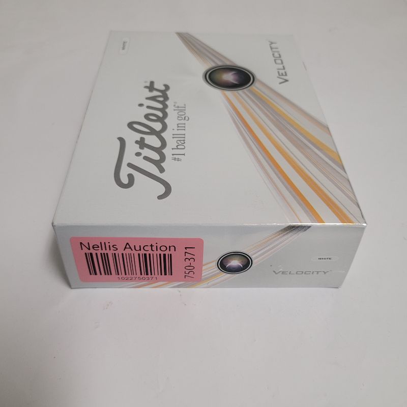 Photo 1 of ** Single  TEST ON PARTIAL SET ** Go for the green when you use the Titleist 2024 Velocity Golf Balls 12-Pack. The 2-piece construction creates improved flying and spinning speeds, and the 350 octahedral spherical-tiled dimple count helps increases the tr