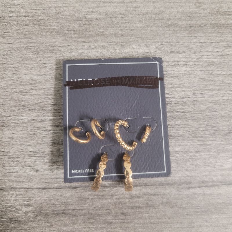 Photo 1 of 3 pairs - Gold Earrings