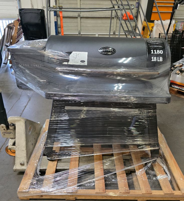 Photo 1 of 1200 Black Label Series Grill with WiFi Control
180 Square Inches -18-pound hopper - 180° to 600°F temperature range - heavy-duty 14-gauge steel construction - high-temperature black sand powder coat finish - Solid steel folding front shelf - Solid steel 