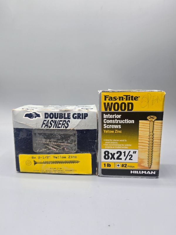 Photo 1 of 8 x 2-1/2 " Interior Construction Screws Yellow Zinc 