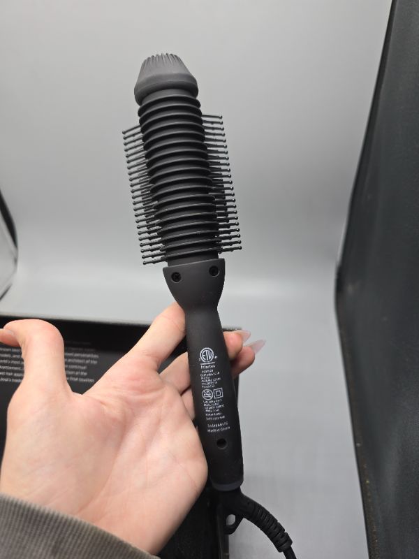 Photo 1 of 4 In 1 Volumizing Brush Dual Heat Tangle Free Anti Frizz And Static 2 Temperature Settings 320 Degree And 350 Degrees New 