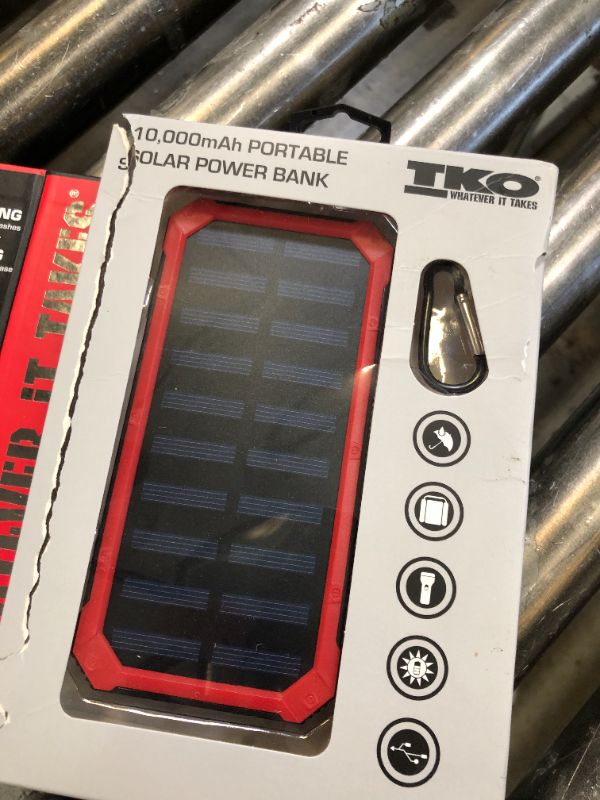 Photo 1 of 10,000 MAH SOLAR POWER CHARGING BANK