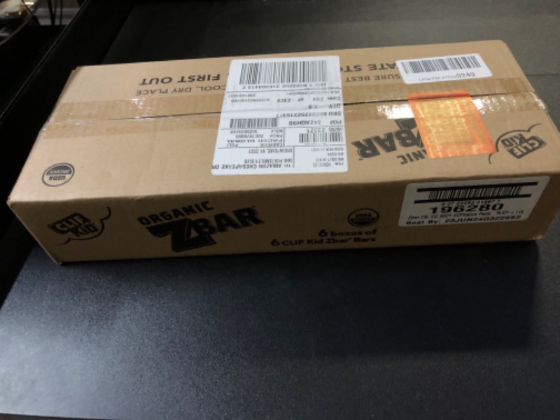 Photo 1 of CLIF KID ZBAR - Organic Granola Bars - Value Pack - Non-GMO - Organic -Lunch Box Snacks (1.27 Ounce Energy Bars, 36 Count) Zbar CB, CC 36CT Ecomm Pack (BB 23JUN24)