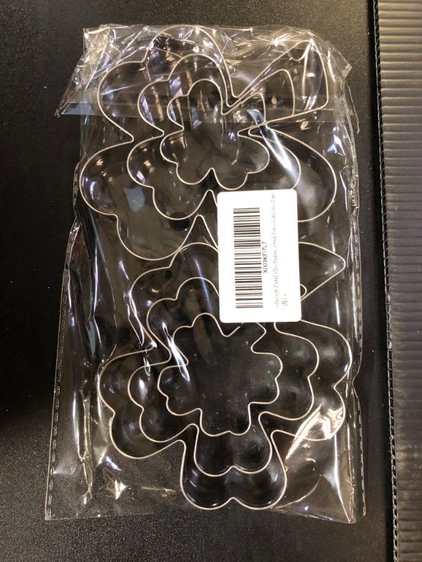 Photo 2 of St. Patrick's Day Shamrock Cookie Cutters, 6 Pcs Cookie Cutters Set Shamrock, Four Leaf Clover, Beer Mug, Rainbow, Top Hat and Pot of Biscuit Cutters for St. Patrick's Day Irish Party… 6PCS-2