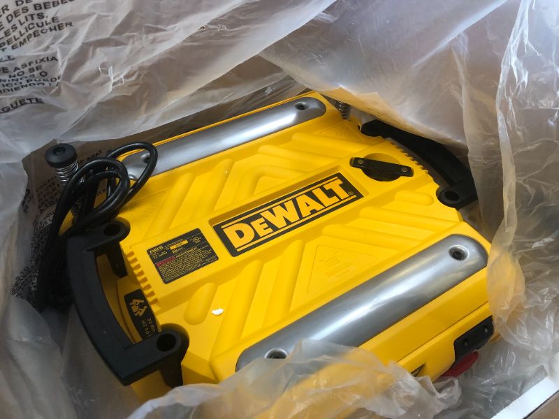 Photo 2 of DEWALT 13-Inch Thickness Planer, Three Knife, Two-speed with Protective Safety Glasses (DW735X & DPG55-1C) w/Safety Glasses