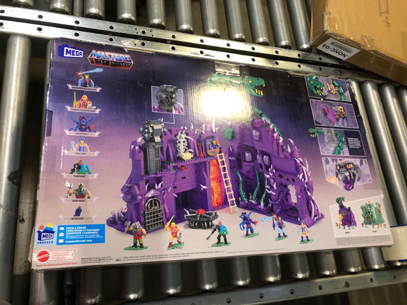 Photo 2 of MEGA MOTU Superhero Toy Building Set for Adults, Collectible Masters of the Universe with He-Man, Skeletor and More, Vintage Packaging