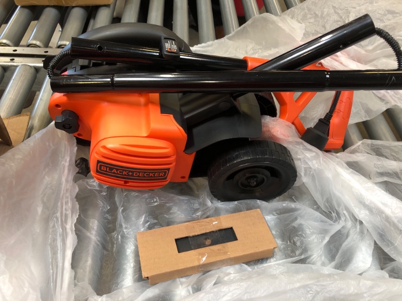 Photo 3 of BLACK & DECKER EDGER LE750