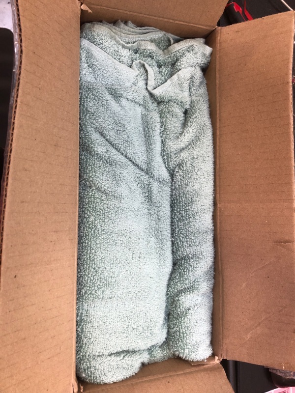 Photo 1 of Amazon Basics 100% Cotton Quick-Dry Lightweight Bath Towel, 2-Pack, Seafoam Green, 54" x 30" Seafoam Green 2 Piece