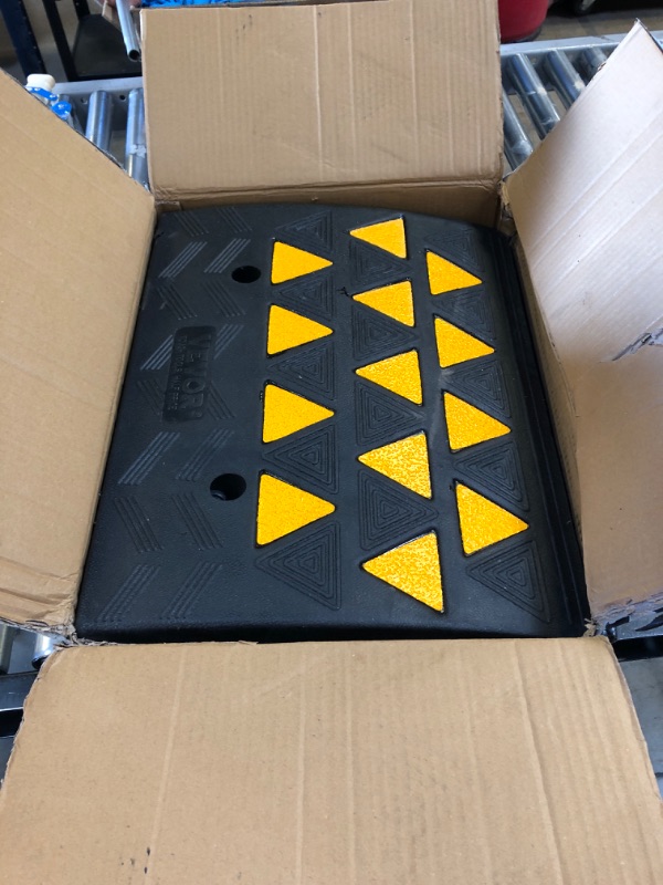 Photo 1 of VEVOR Rubber Curb Ramp 2 Pack, 6" Rise Height Heavy-Duty 33069 lbs/15 T Capacity Threshold Ramps, Driveway Ramps with Stable Grid Structure for Cars, Wheelchairs, Bikes, Motorcycles