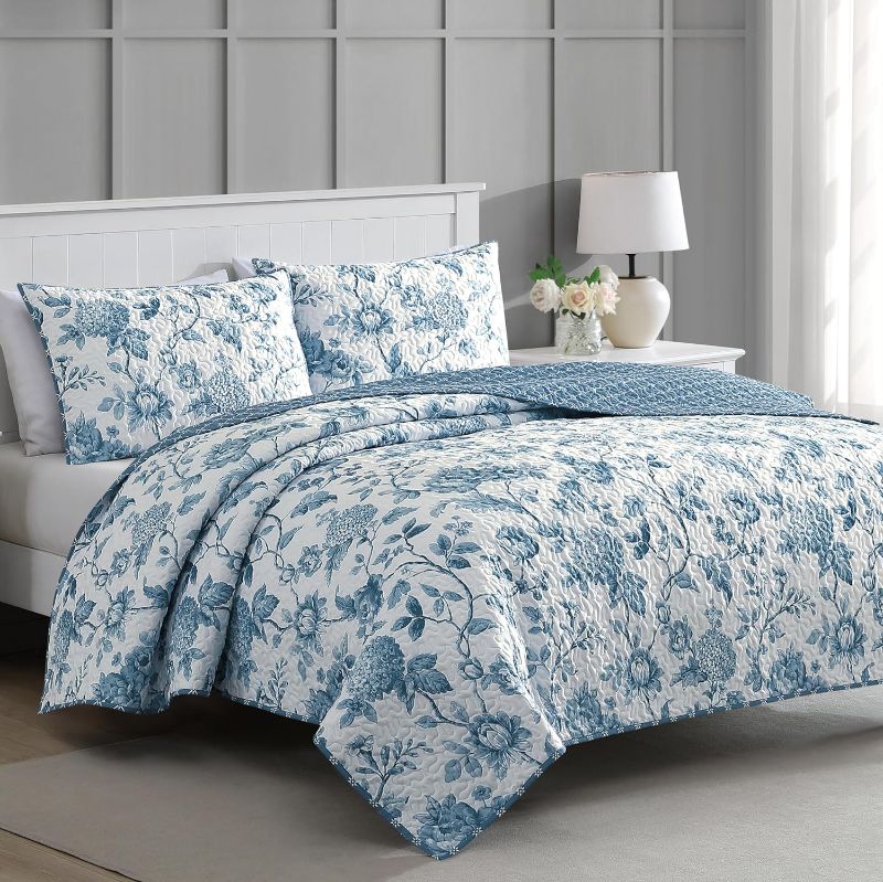 Photo 1 of MARTHA STEWART Full Queen Size Quilt Bedding Set - 3 Piece, Soft Washed Microfiber, Printed Bedspread, Reversible, All Season, 1 Quilt, 2 Standard Pillow Shams, Blue & White, Tiana Floral Print
