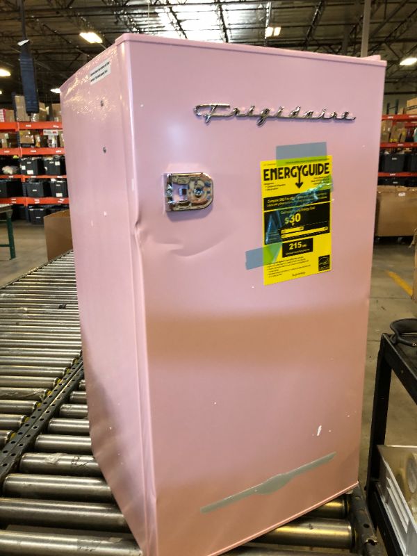 Photo 4 of 
1/3
Frigidaire
3.2 cu. ft Retro Mini Fridge in Pink
