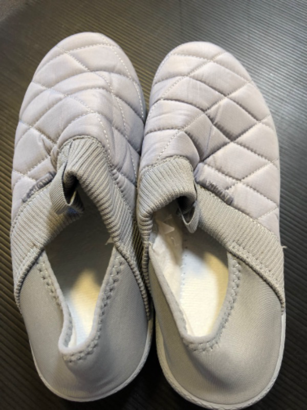 Photo 1 of Size 9.5 mens grey house slippers