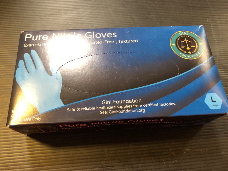 Photo 1 of Pure nitrile glove