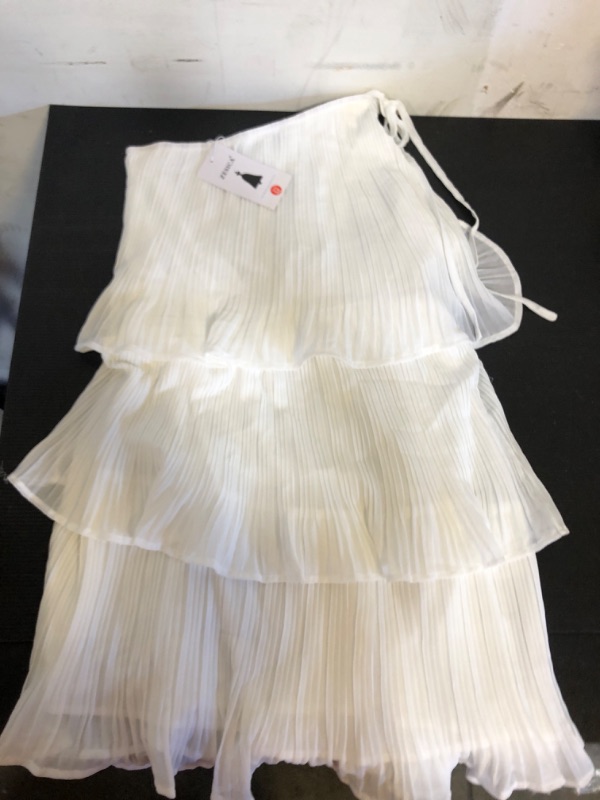 Photo 1 of Size M---Sleeveless Layered Dress White