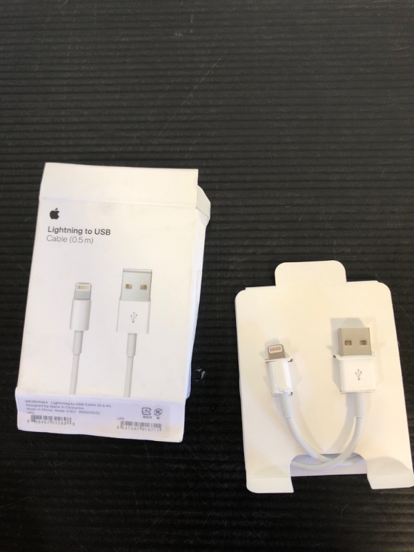 Photo 2 of Apple Lightning to USB Cable (1m)