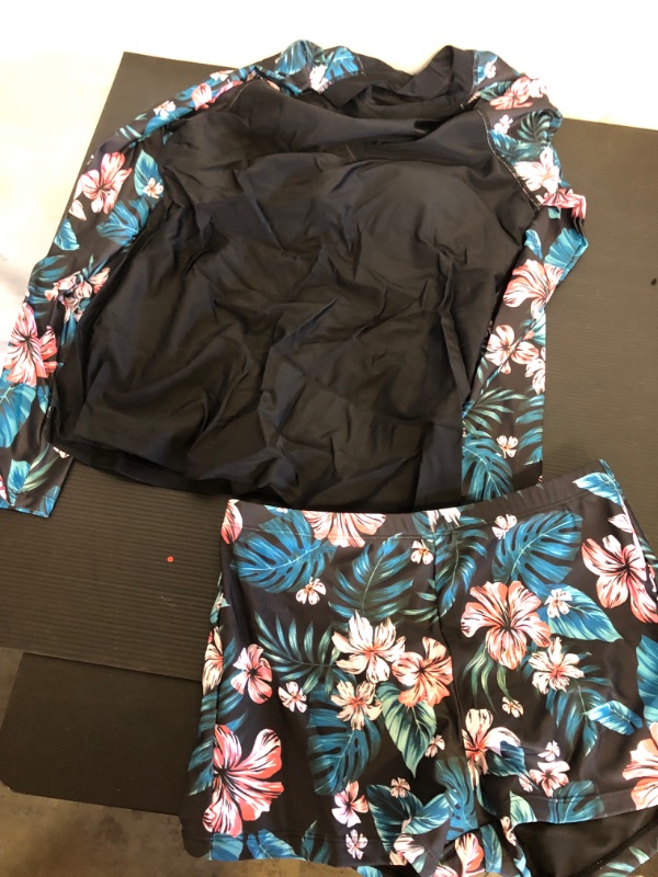 Photo 1 of Size S---Long Sleeve Tankini Swimwear 2Pieces 