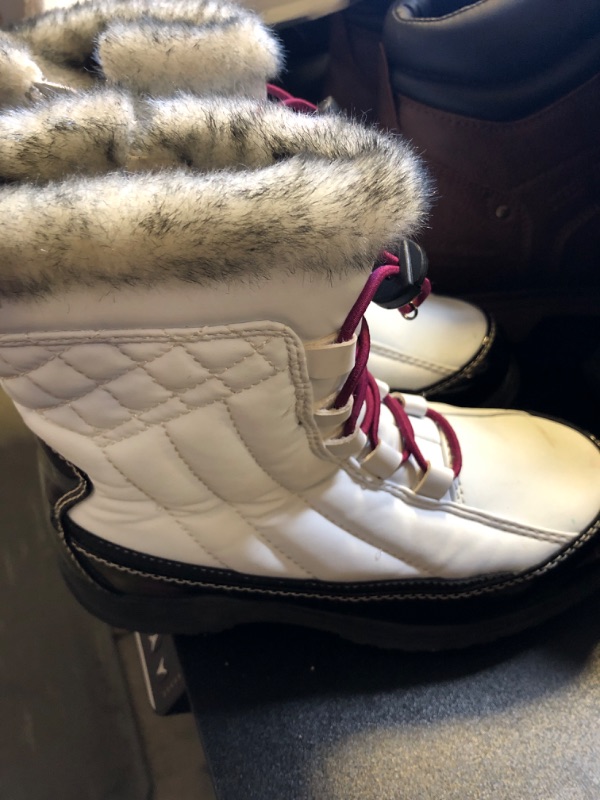 Photo 1 of KIDS WHITE WINTER BOOTS 2 M USED NOT LIKE NEW 