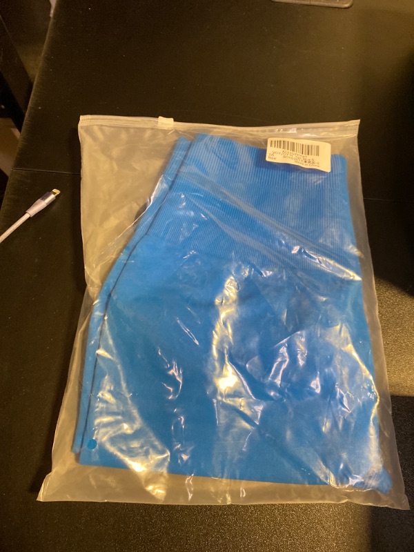 Photo 1 of WOMEN'S SHORTS
SIZE SMALL (BLUE)