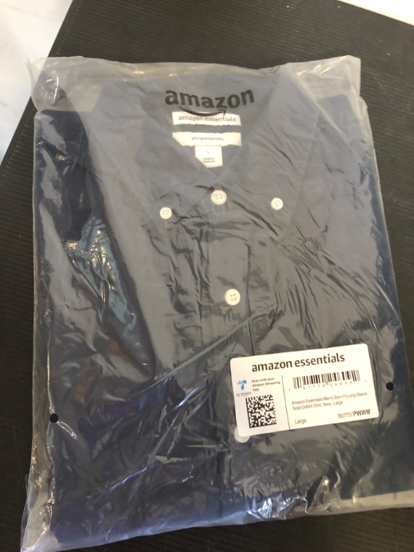 Photo 2 of Size L--Amazon Essentials Men's Slim-Fit Long-Sleeve Oxford Shirt Large Navy