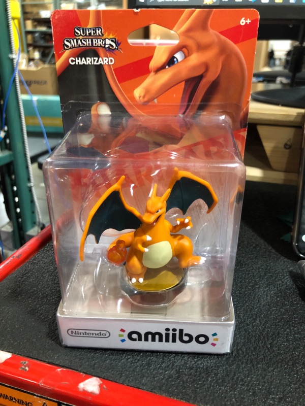 Photo 2 of Charizard amiibo (Super Smash Bros Series)
