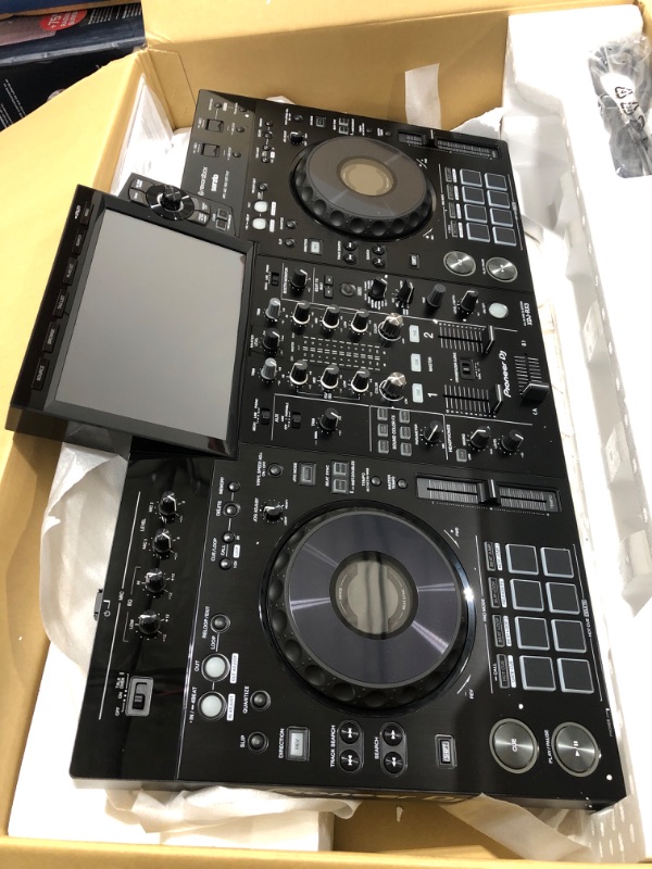 Photo 2 of Pioneer DJ XDJ-RX3 Digital DJ System