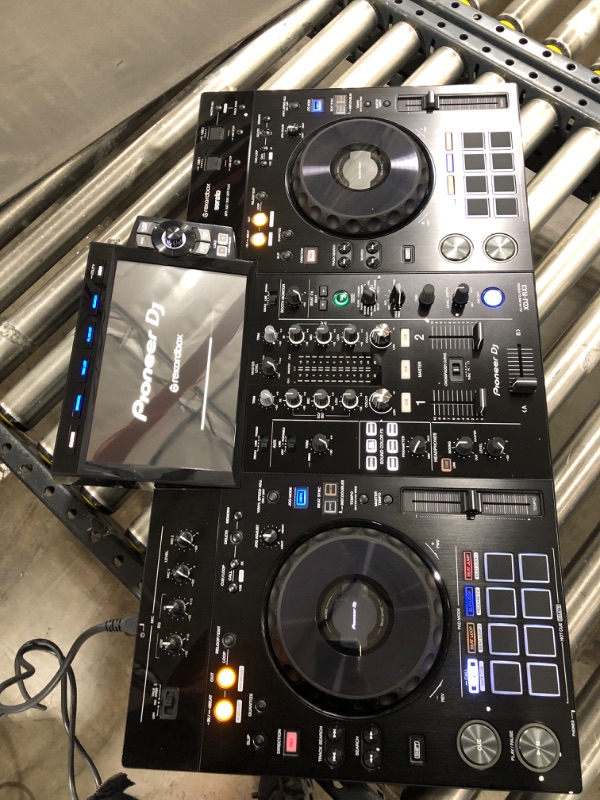 Photo 3 of Pioneer DJ XDJ-RX3 Digital DJ System