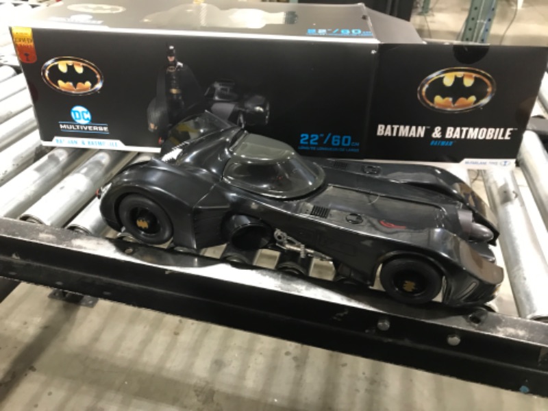 Photo 3 of McFarlane Toys - DC Multiverse Batman & Batmobile Gold Label 2pk (1989), Gold Label, Amazon Exclusive