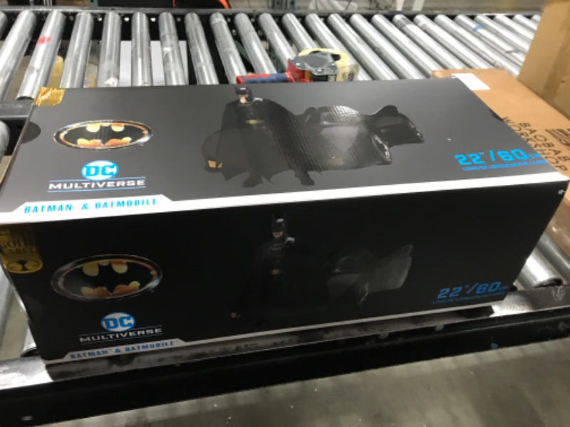 Photo 2 of McFarlane Toys - DC Multiverse Batman & Batmobile Gold Label 2pk (1989), Gold Label, Amazon Exclusive