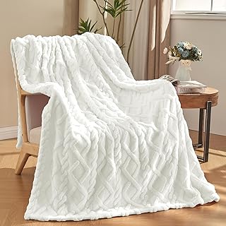 Photo 1 of 3D WHITE FLEECE BLANKET