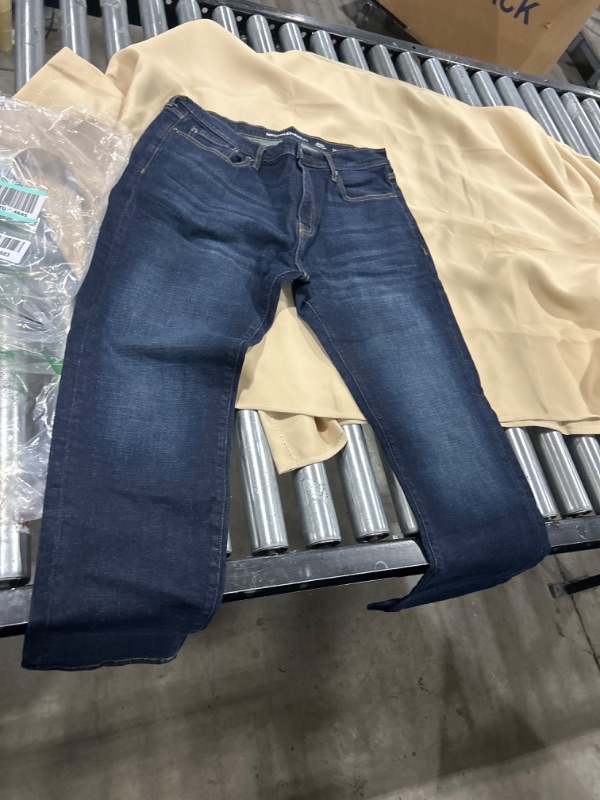 Photo 1 of AMAZON Essentials Jeans (36Wx32L)