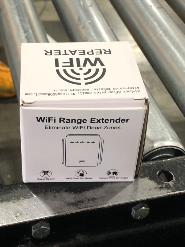 Photo 1 of Generic WiFi range Extender