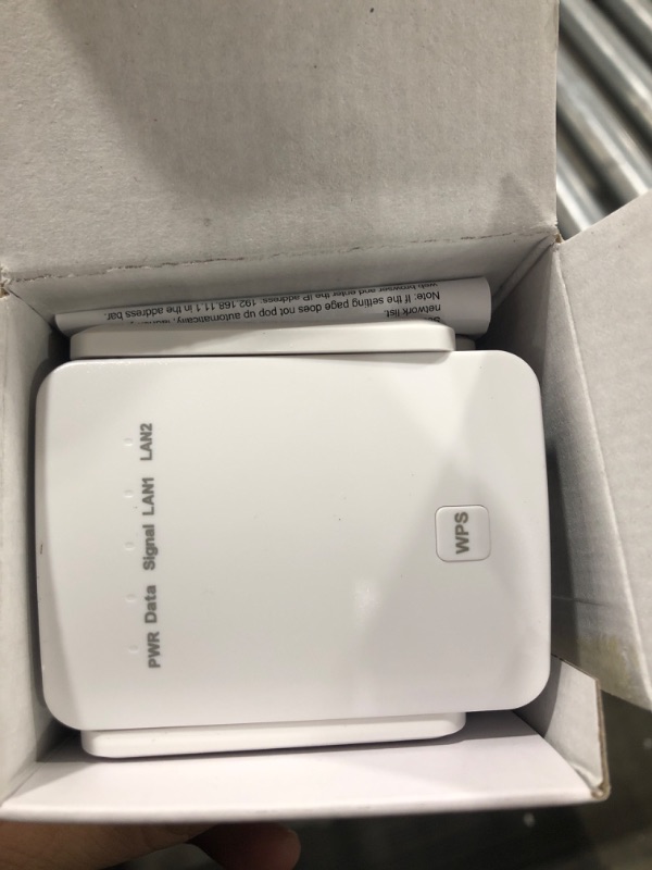 Photo 2 of Generic WiFi range Extender