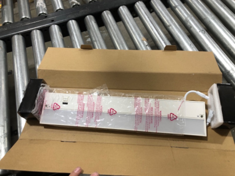 Photo 1 of GETINLIGHT 3 Color Levels Dimmable LED Under Cabinet Lighting with ETL Listed, 24-inch, Warm White (2700K), Soft White (3000K), Bright White (4000K), White Finished, IN-0210-3 White 24-inch