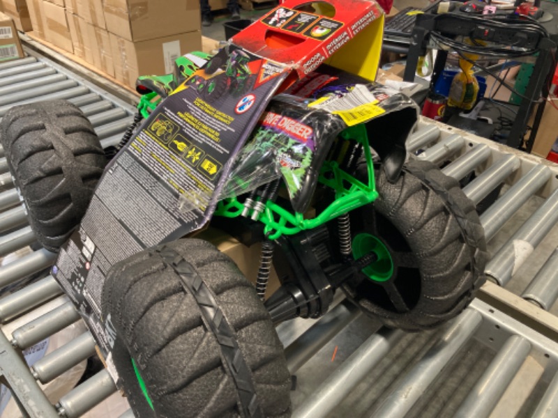 Photo 4 of ***FINEAL SALE NO RETURNS***Monster Jam MEGA Grave Digger Refresh