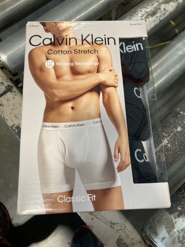 Photo 2 of 


Calvin Klein Men's Cotton Stretch 3-pack Boxer Brief, 3 Black, Medium













































