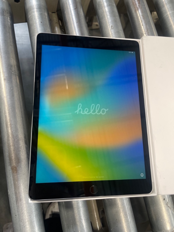 Photo 3 of ***USED***Apple iPad (9th Generation): with A13 Bionic chip, 10.2-inch Retina Display, 64GB, Wi-Fi, 12MP front/8MP Back Camera, Touch ID, All-Day Battery Life – Silver