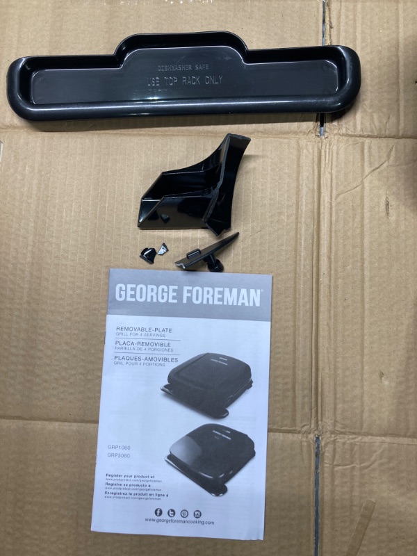 Photo 3 of ***The product works but is broken in one corner, you can see the damage in the real photo*** George Foreman Removable Plate Electric Indoor Grill