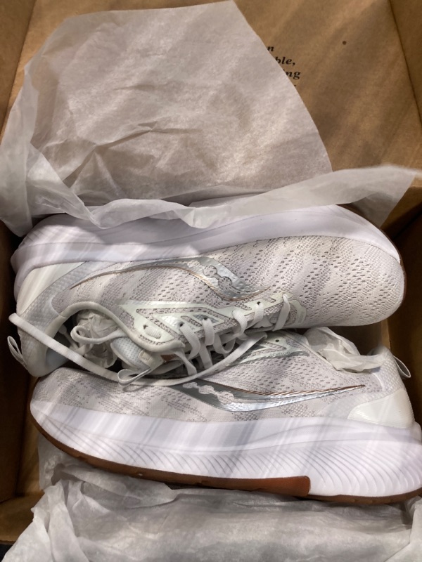 Photo 1 of ***USED***
Saucony Echelon 9, Running Shoe Womens, White/Gum, 11 Wide