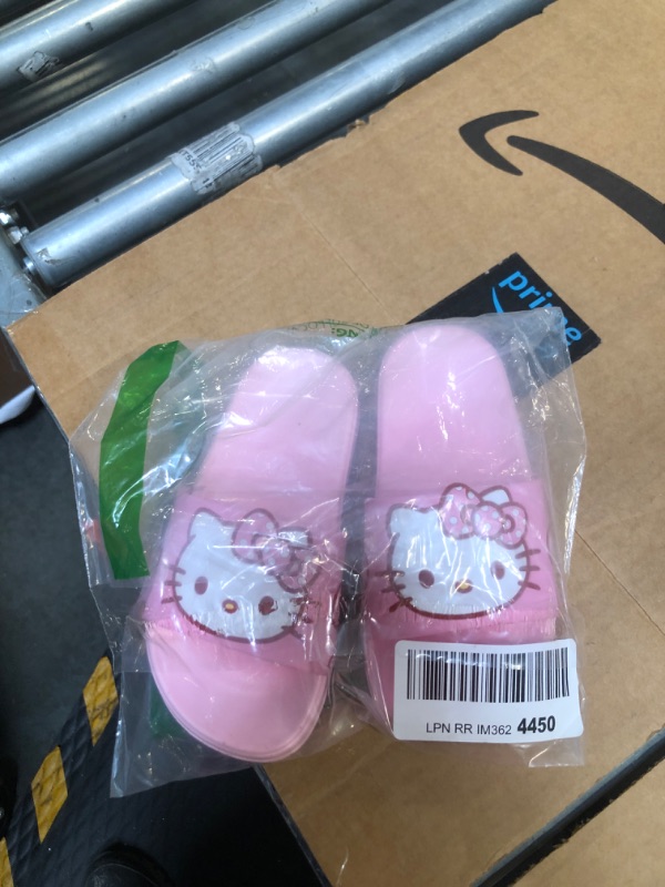 Photo 2 of ***USED** Everyday Delights Sanrio Hello Kitty Slides Beach Sandals Slippers for Girls Kids Children - Pink S Size Small Little Kid