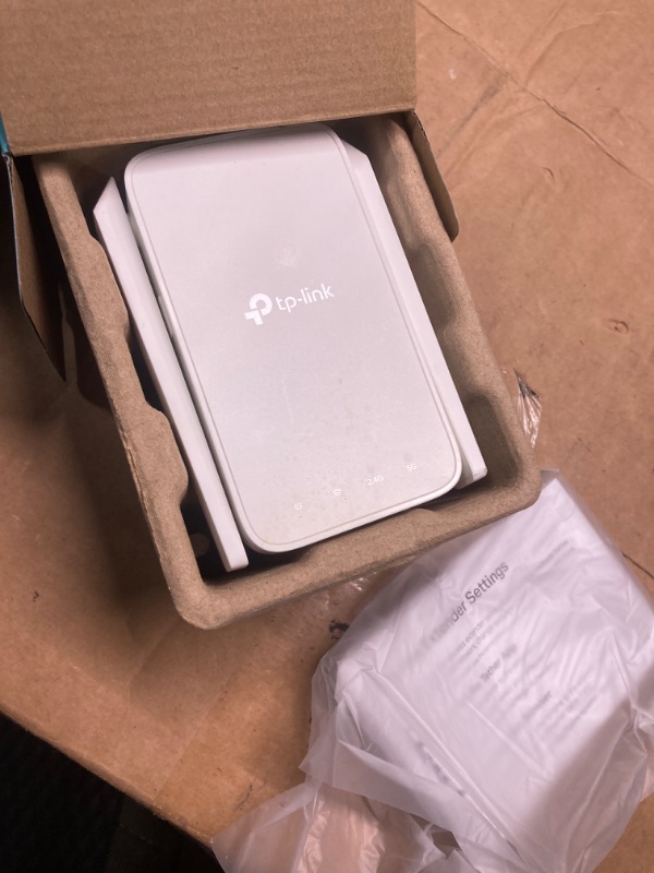 Photo 3 of ***USED***TP-Link AC1200 WiFi Extender, 2024 Wirecutter Best WiFi Extender, 1.2Gbps home signal booster, Dual Band 5GHz/2.4GHz, Covers Up to 1500 Sq.ft and 30 Devices ,support Onemesh, One Ethernet Port (RE315)