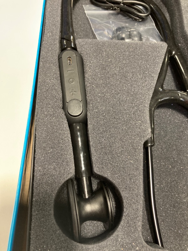 Photo 4 of ***USED***3M Littmann CORE Digital Stethoscope, Our Most Advanced Stethoscope Yet, Up To 40x Amplification*, Active Noise Cancellation, In-App Sound Wave Visualization, Black-Finish Chestpiece, 8480