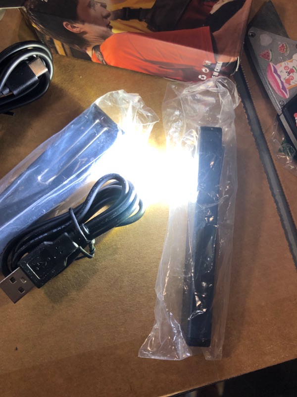 Photo 1 of ***USED, ONLY ONE LIGHT WORKS***
lexall 2 Pack Rechargeable Work Light, 600 Lumens Portable LED Flashlight, Magnetic COB Flat Task Light with Pocket Clip, 3 Modes, Pocket Pen Inspection Light for Repairing, Camping, Hiking, Emergency