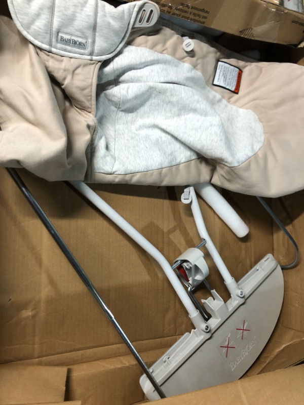 Photo 2 of ***USED - LIKELY MISSING PARTS - UNABLE TO VERIFY FUNCTIONALITY***
BabyBjörn Bouncer Balance Soft, Woven/Jersey, Beige/Grey
